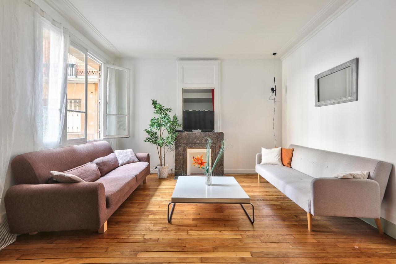 Dulong - Batignolles * Paris